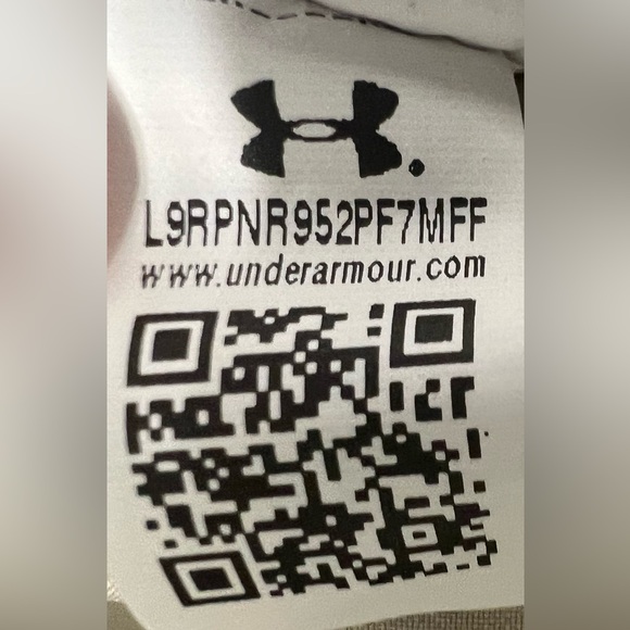 Under Armour Khaki Shorts - Picture 7 of 11